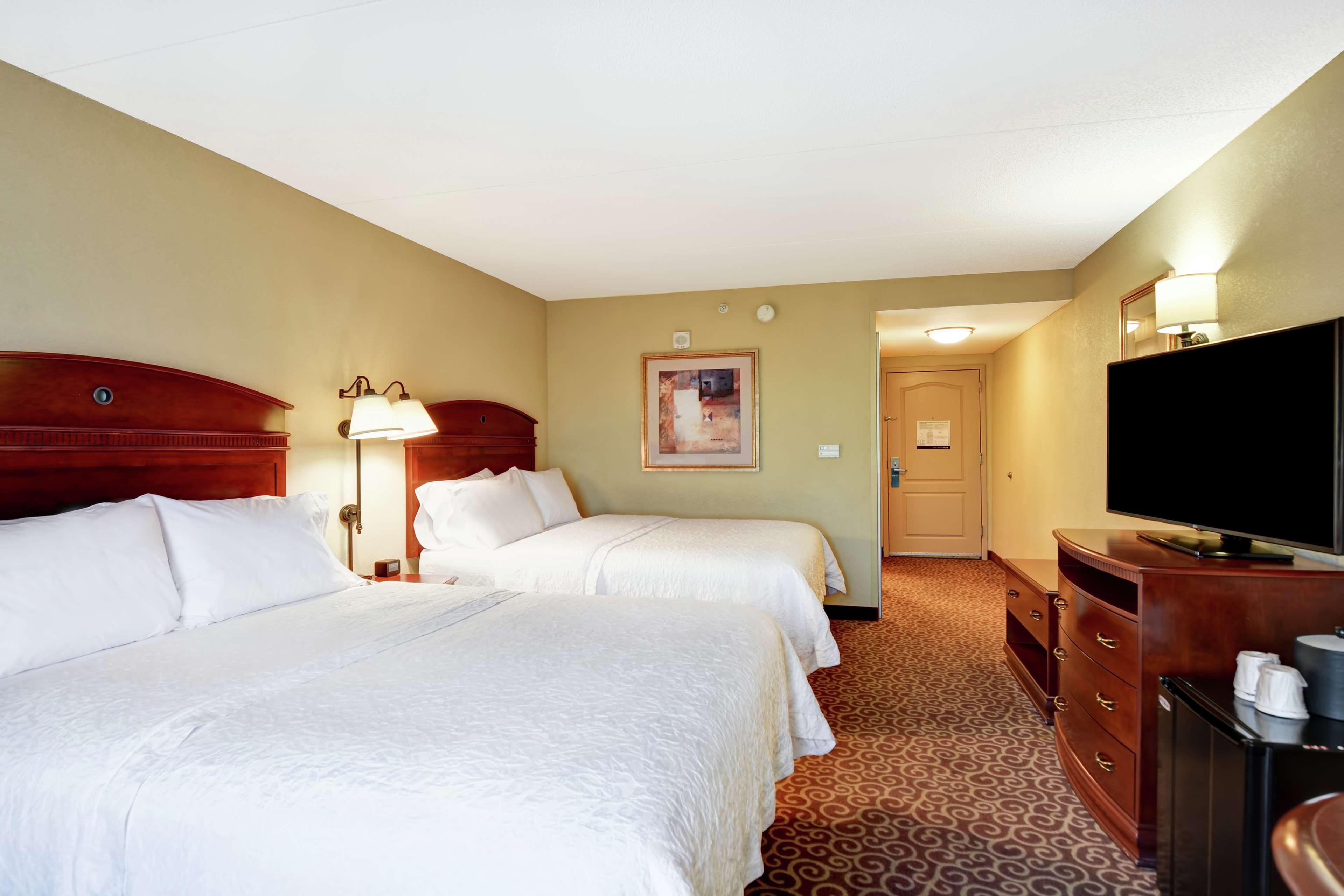 Hampton Inn And Suites Fredericksburg Exterior photo