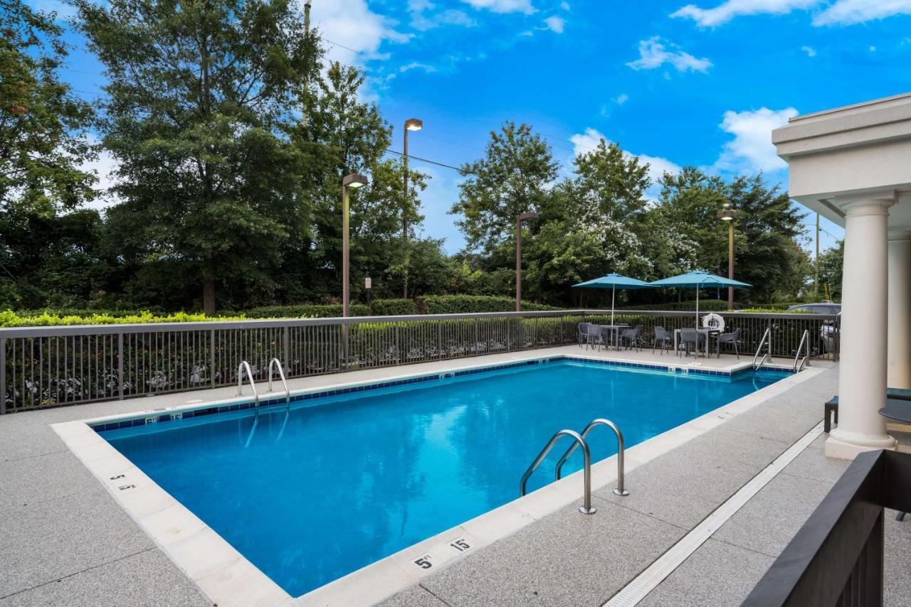 Hampton Inn And Suites Fredericksburg Exterior photo