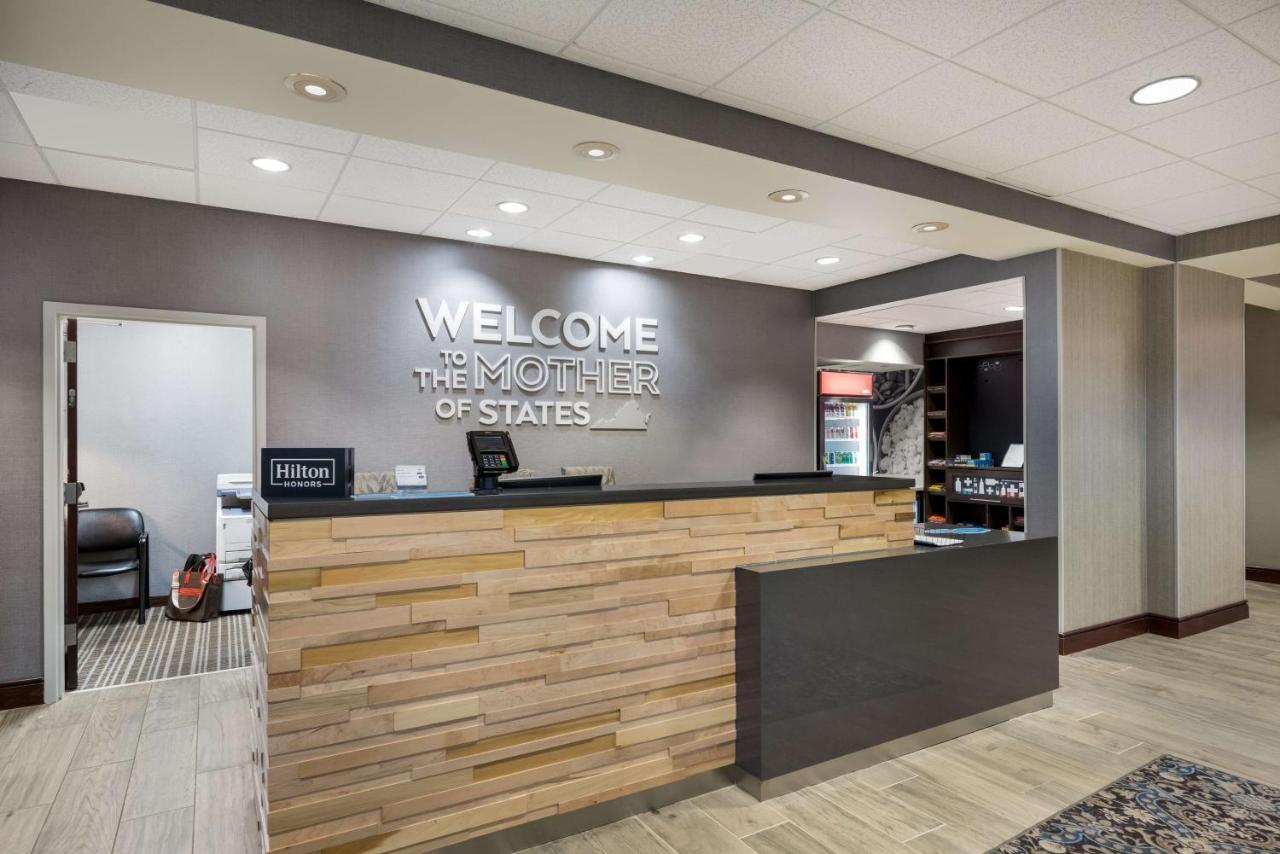 Hampton Inn And Suites Fredericksburg Exterior photo